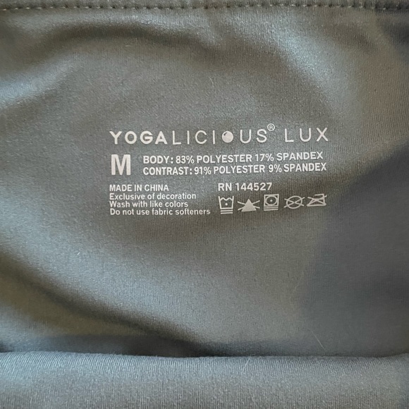 Yogalicious shorts - Picture 2 of 3